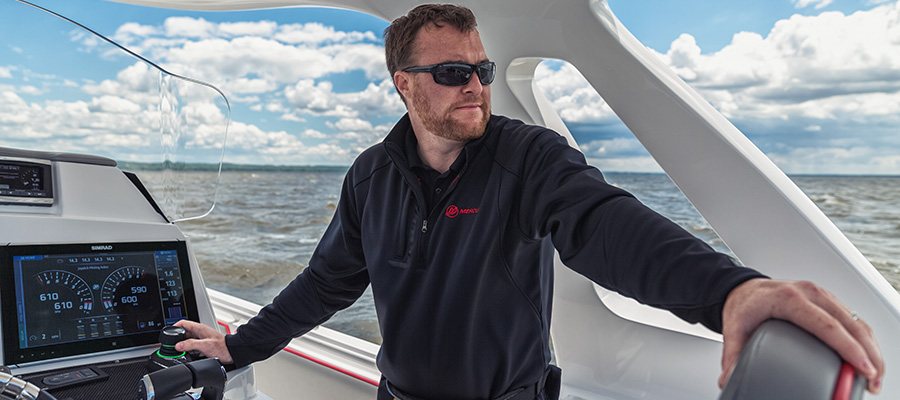 Joystick Piloting premium boating experience