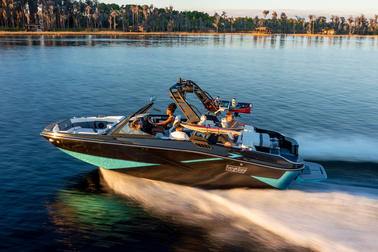 Moteurs sterndrive et inboard. 