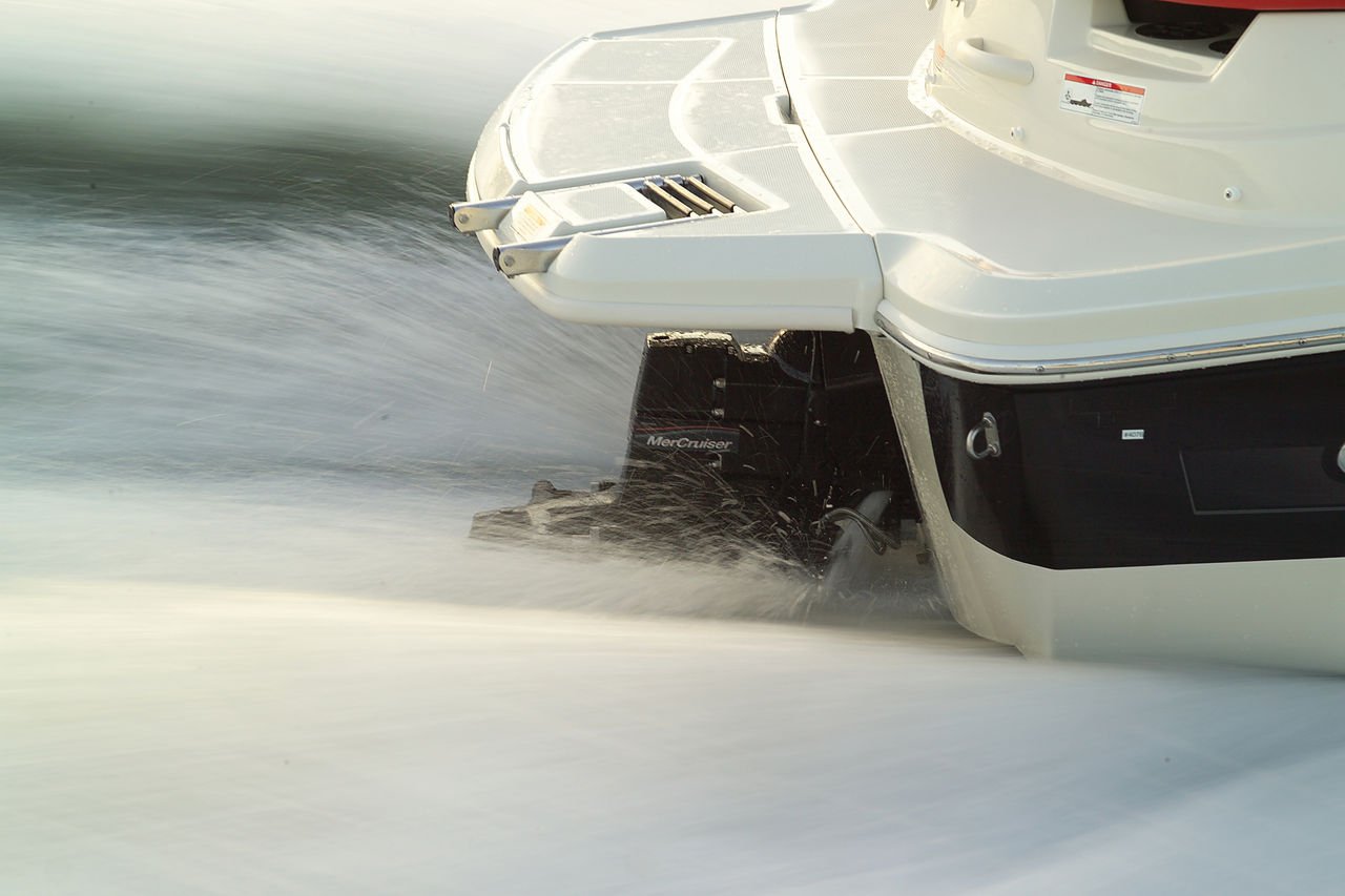 Heyday boat with a T6200 engine