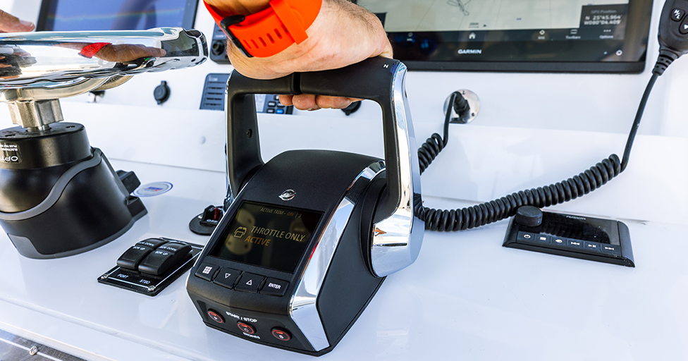 Boitier de commande Latéral MERCURY DTS Noir 892984A02 | Pièces Bateaux