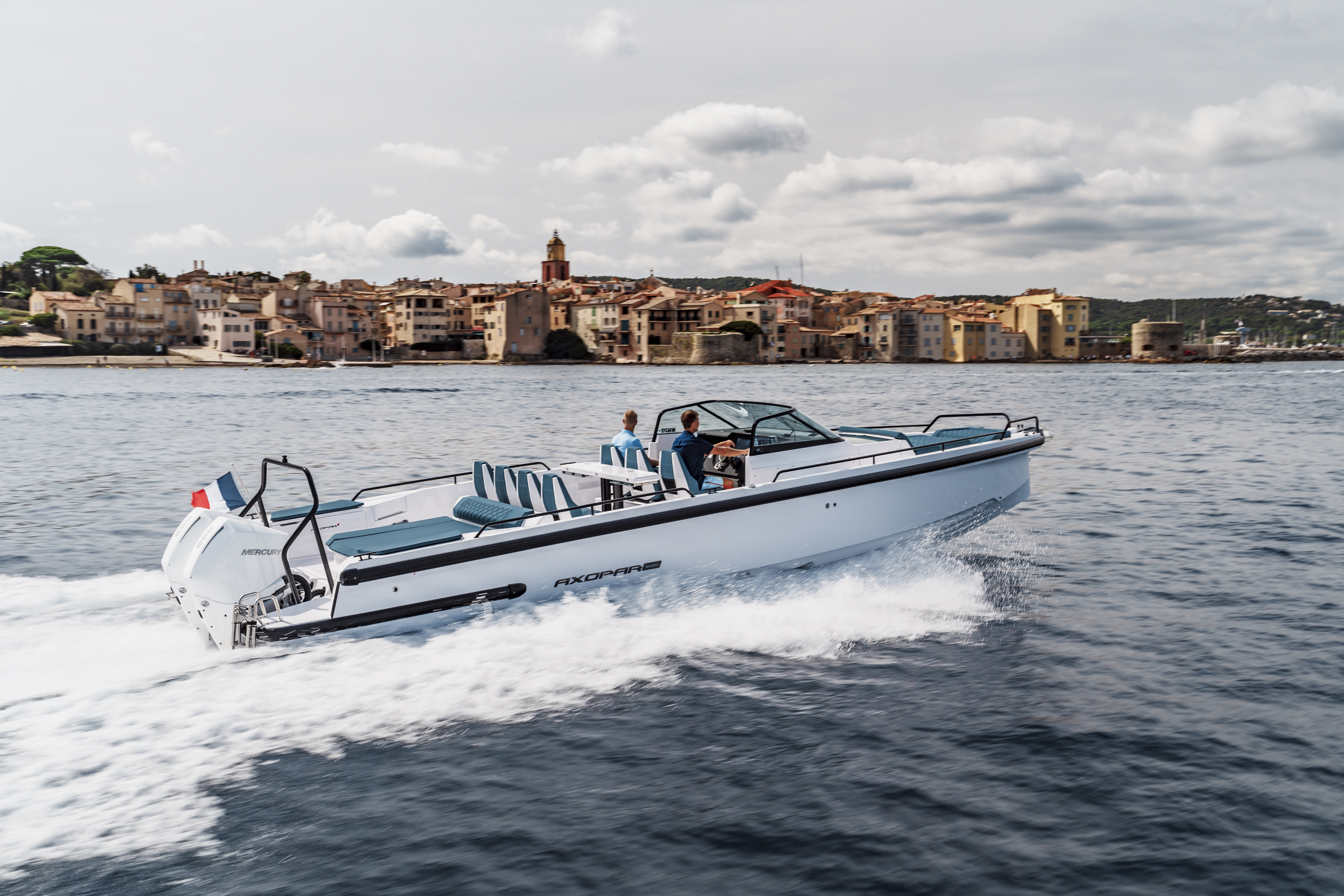 Mercury Marine signe un accord exclusif de 5 ans avec Axopar Boats