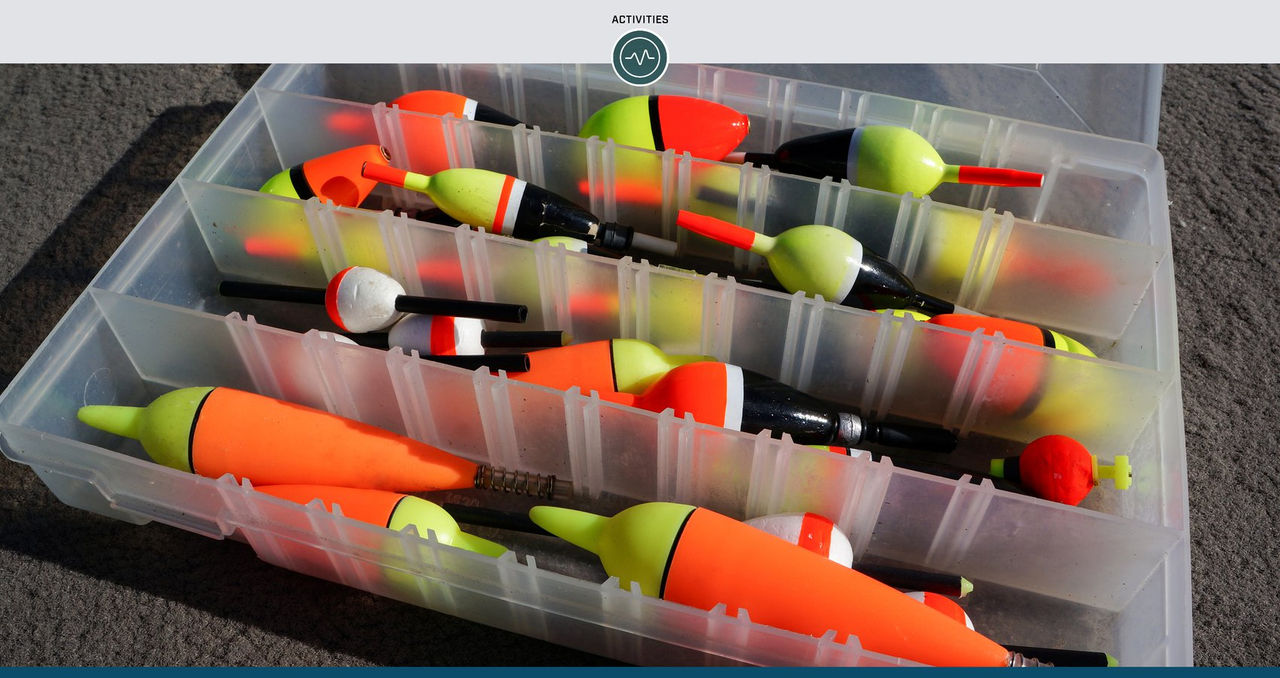 FISHING BOBBERS, FLOATS. WOOD, CORK, PLASTIC. SOME OLD