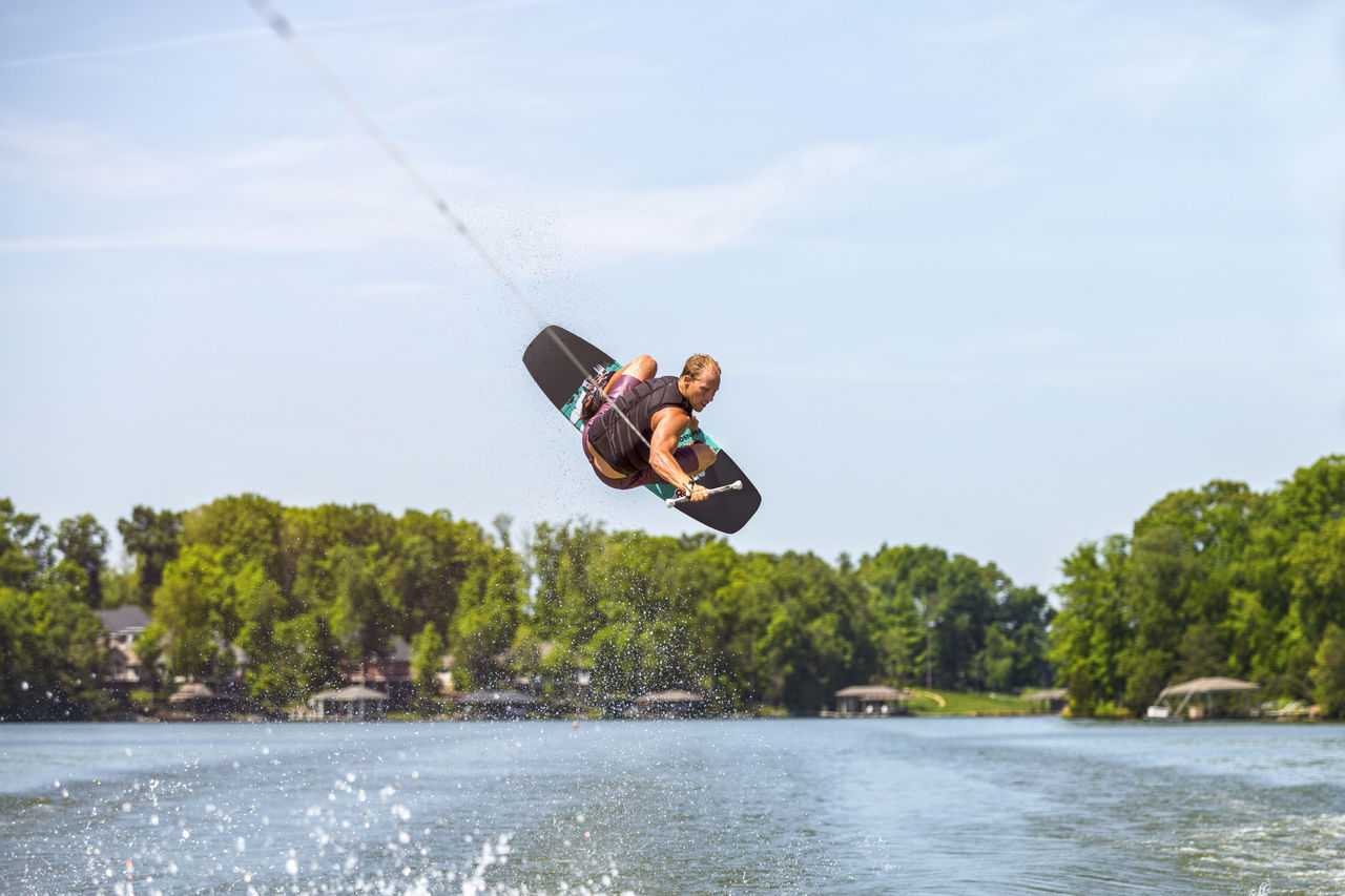 Barco Heyday con motor Tow Sport