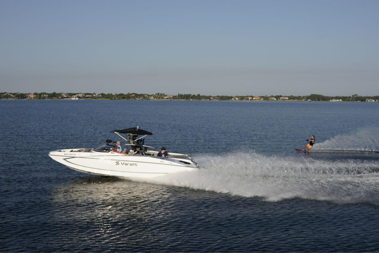 Sterndrive and inboard 