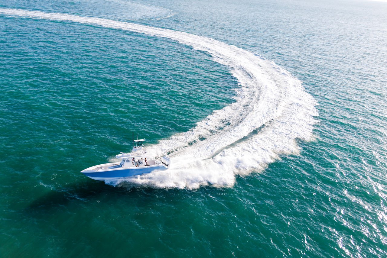 boat turning on lake